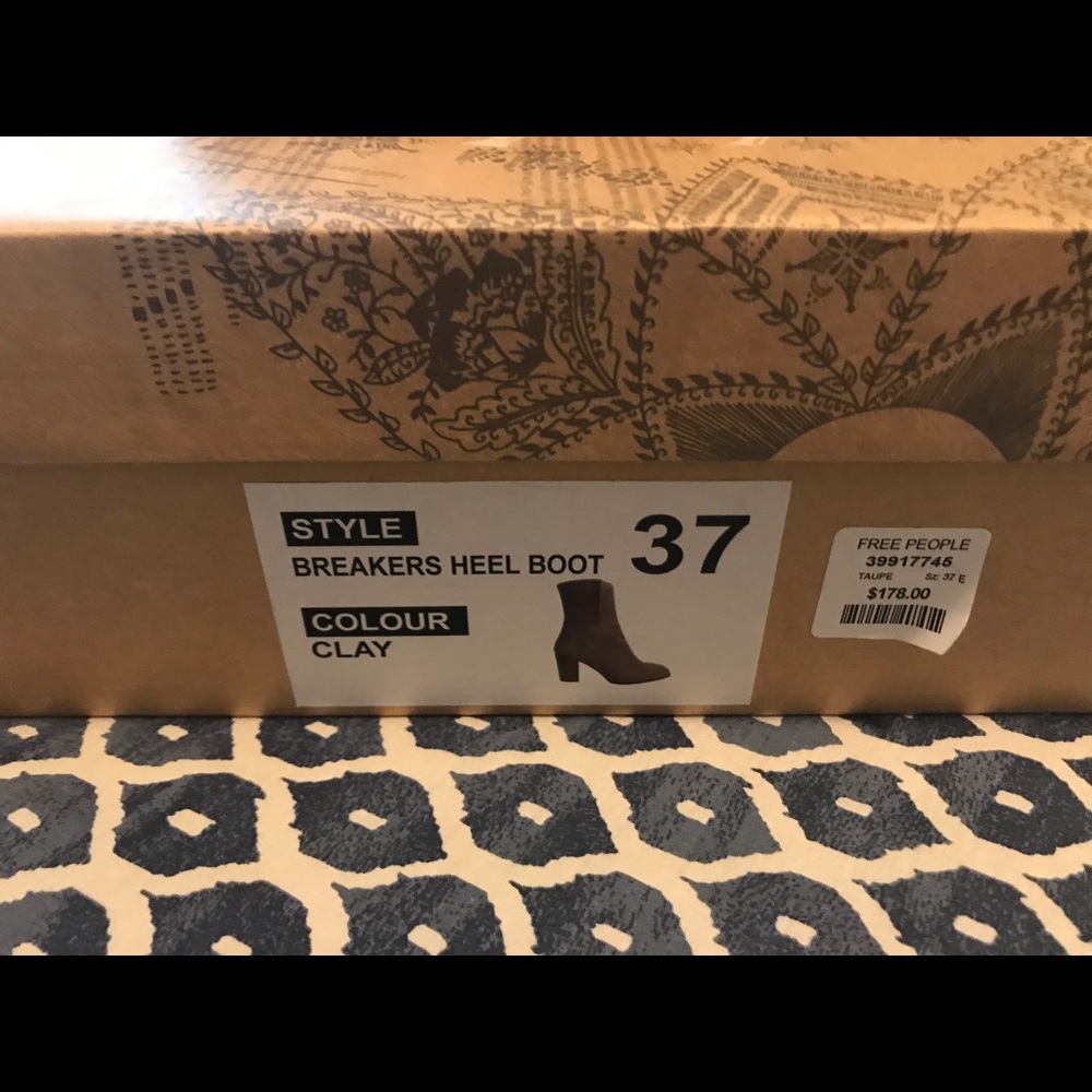 Booties - Picture 5 of 6